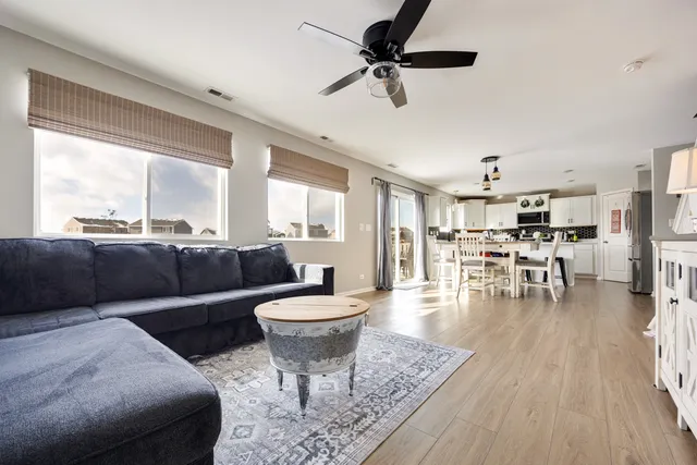 $429,900 | 1595 Bayberry Lane, Pingree Grove, IL 60140