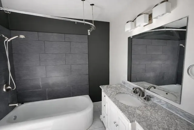 $2,395 | 1610 West 36th Place, Unit 1, Los Angeles, CA 90018