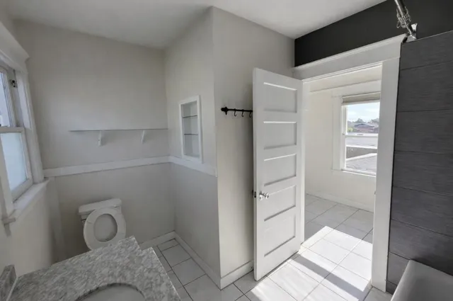 $2,395 | 1610 West 36th Place, Unit 1, Los Angeles, CA 90018