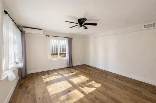 $2,395 | 1610 West 36th Place, Unit 1, Los Angeles, CA 90018