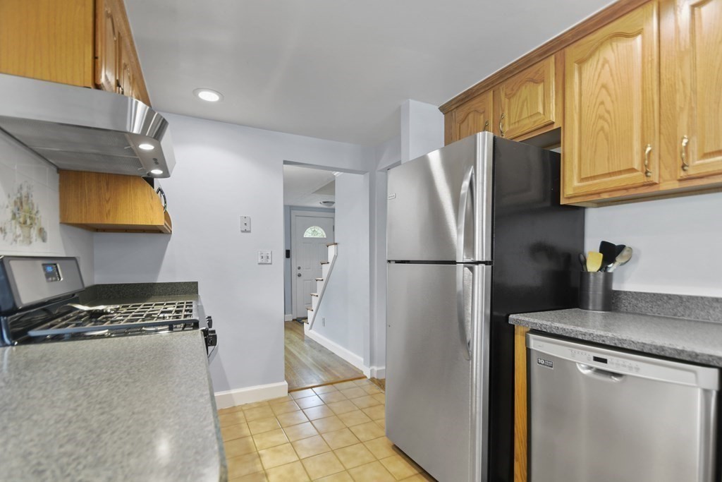 10 Cleveland Road Waltham, MA 02453 - Photo 11 of 31 Gallery Image 11