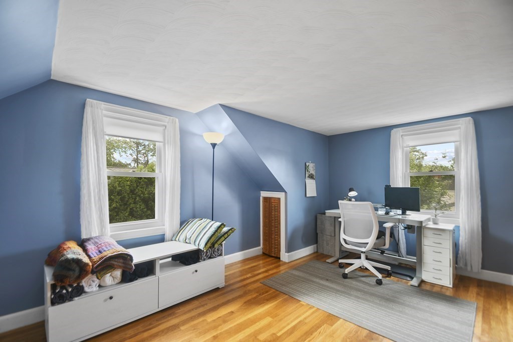 10 Cleveland Road Waltham, MA 02453 - Photo 16 of 31 Gallery Image 16