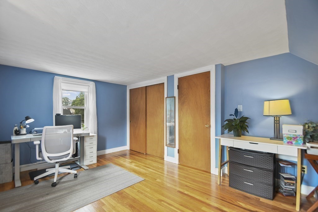 10 Cleveland Road Waltham, MA 02453 - Photo 17 of 31 Gallery Image 17