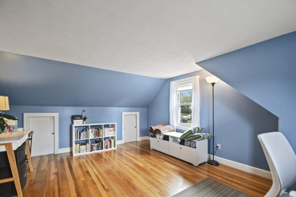 10 Cleveland Road Waltham, MA 02453 - Photo 18 of 31 Gallery Image 18