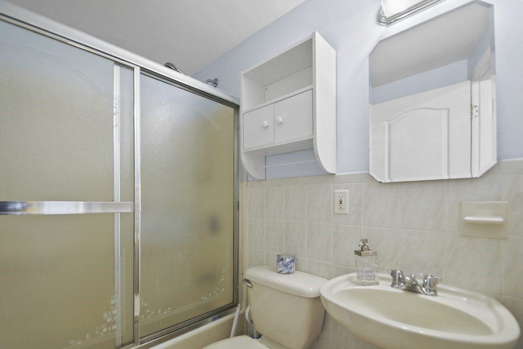 10 Cleveland Road Waltham, MA 02453 - Photo 22 of 31 Gallery Image 22