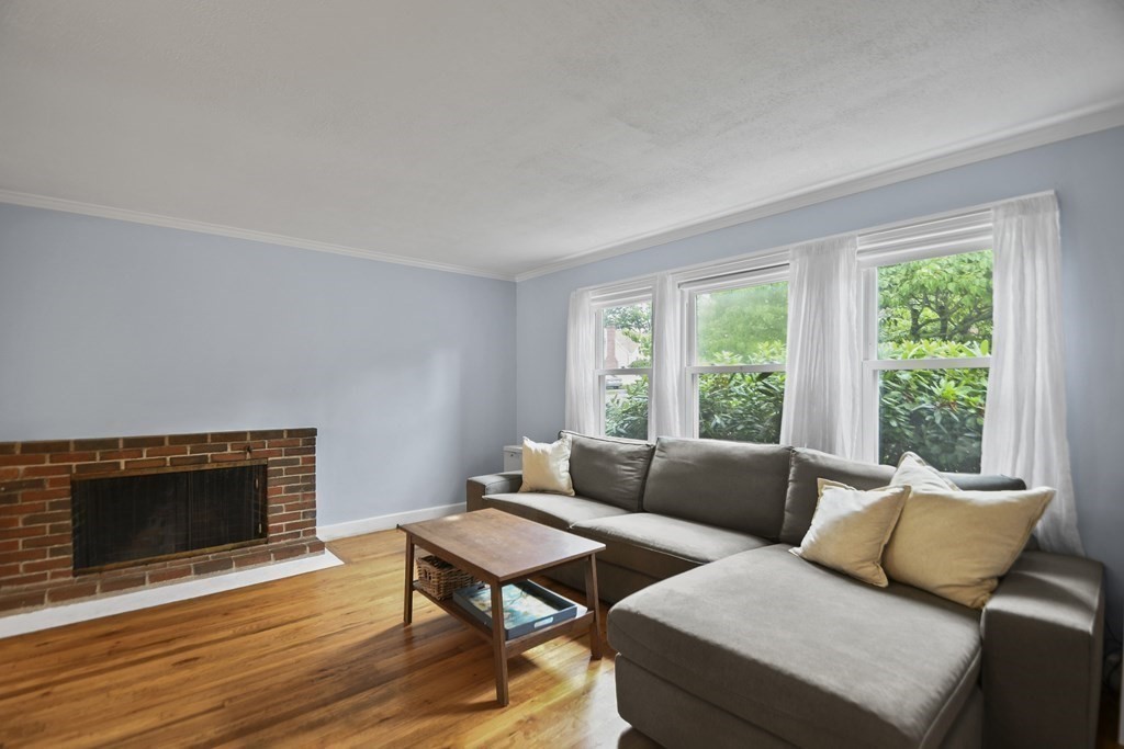 10 Cleveland Road Waltham, MA 02453 - Photo 6 of 31 Gallery Image 6