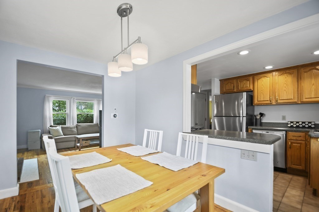 10 Cleveland Road Waltham, MA 02453 - Photo 9 of 31 Gallery Image 9