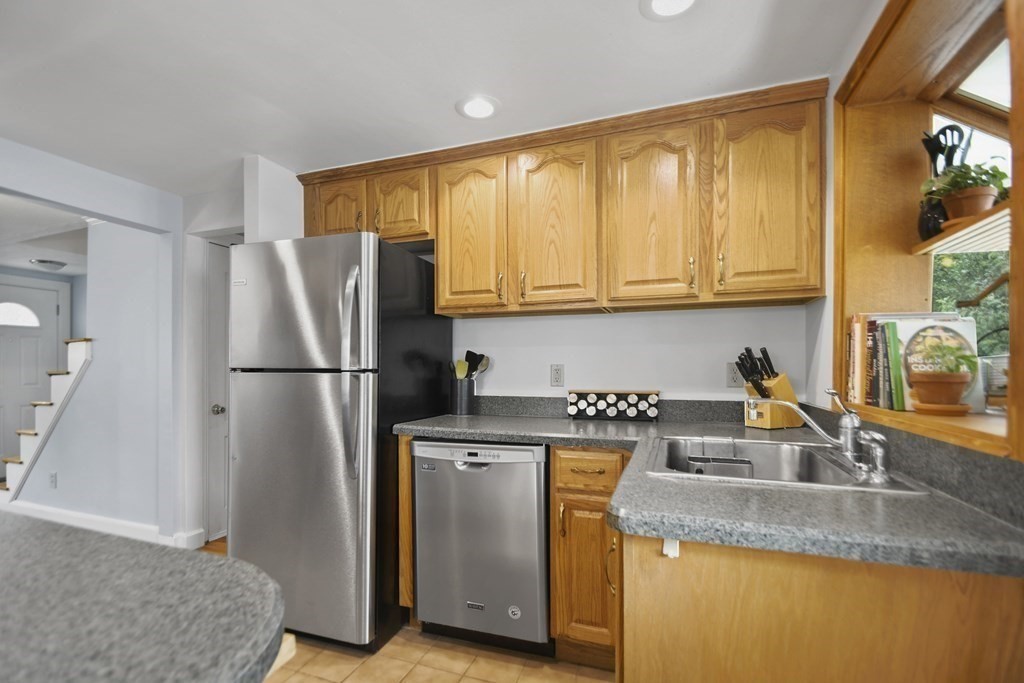 10 Cleveland Road Waltham, MA 02453 - Photo 10 of 31 Gallery Image 10