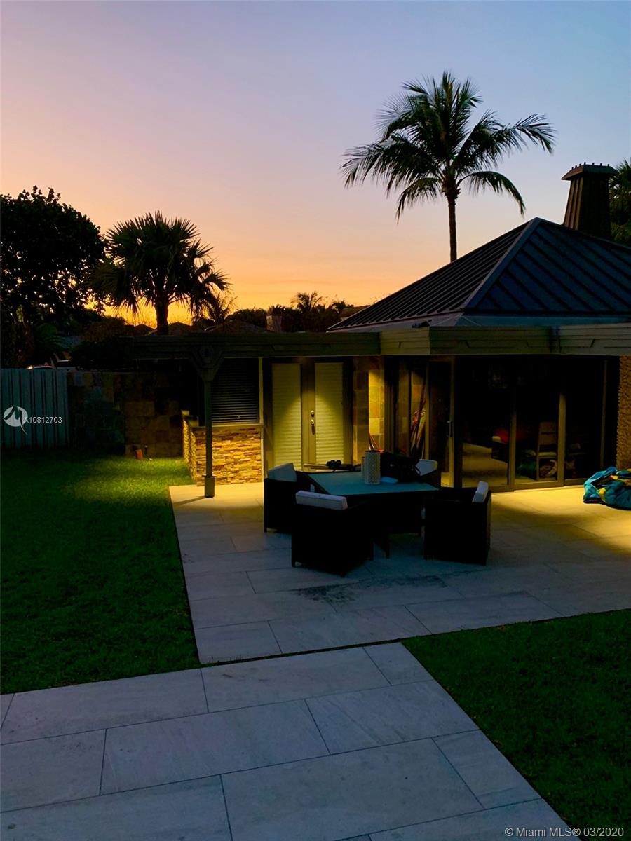 6 Winnebago Road Sea Ranch Lakes, FL 33308 - Photo 5 of 22