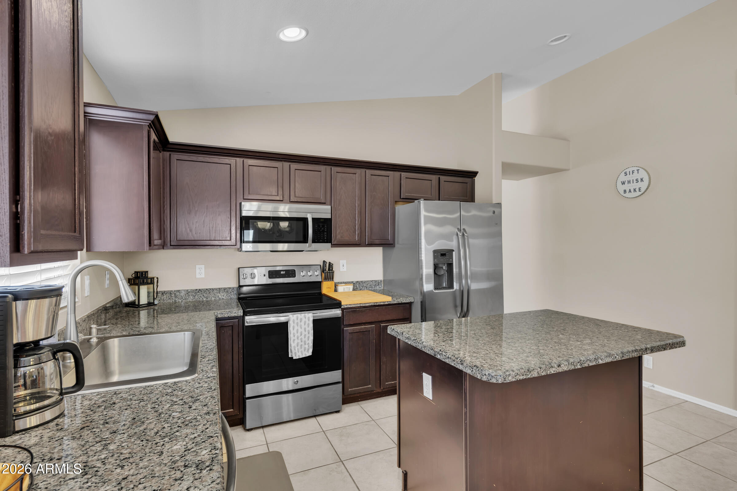 6150 East Roland Street Mesa, AZ 85215 - Photo 9 of 31
