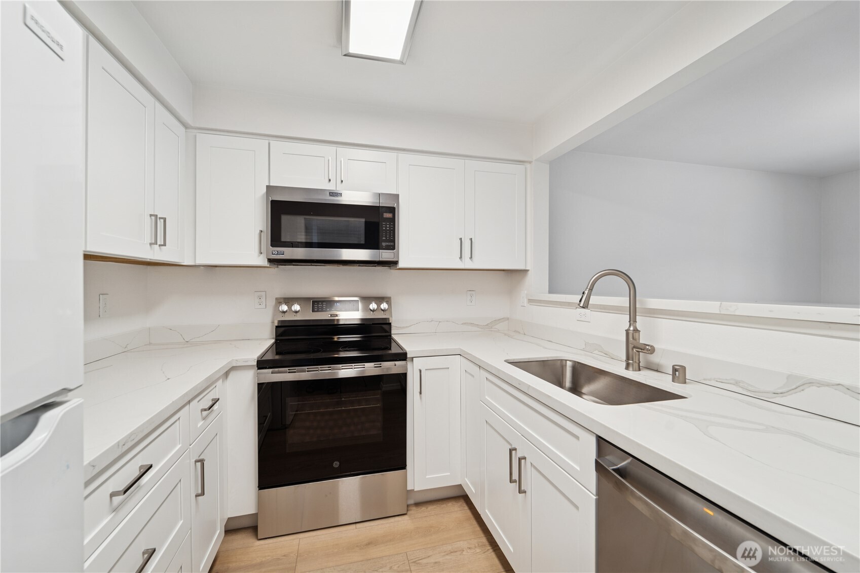 927 132nd Street Southwest, Unit H5 Everett, WA 98204 - Photo 12 of 28