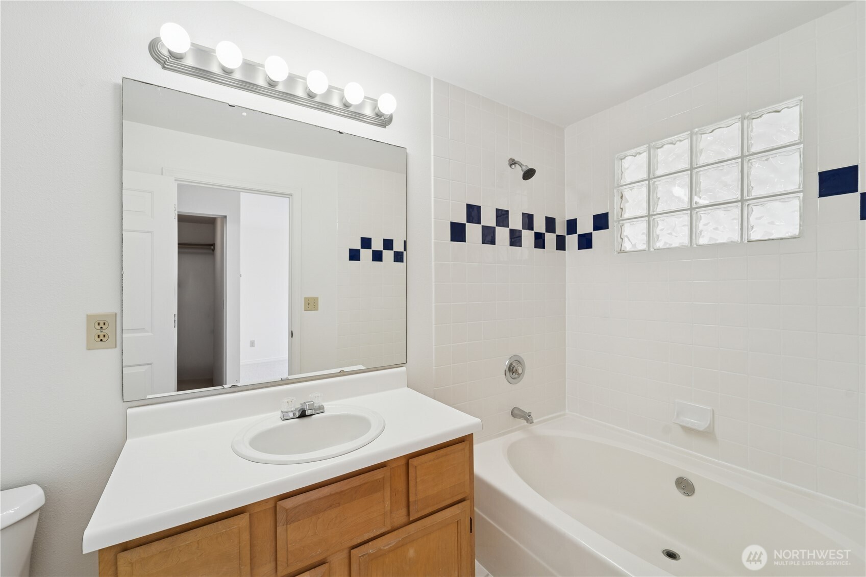 927 132nd Street Southwest, Unit H5 Everett, WA 98204 - Photo 19 of 28