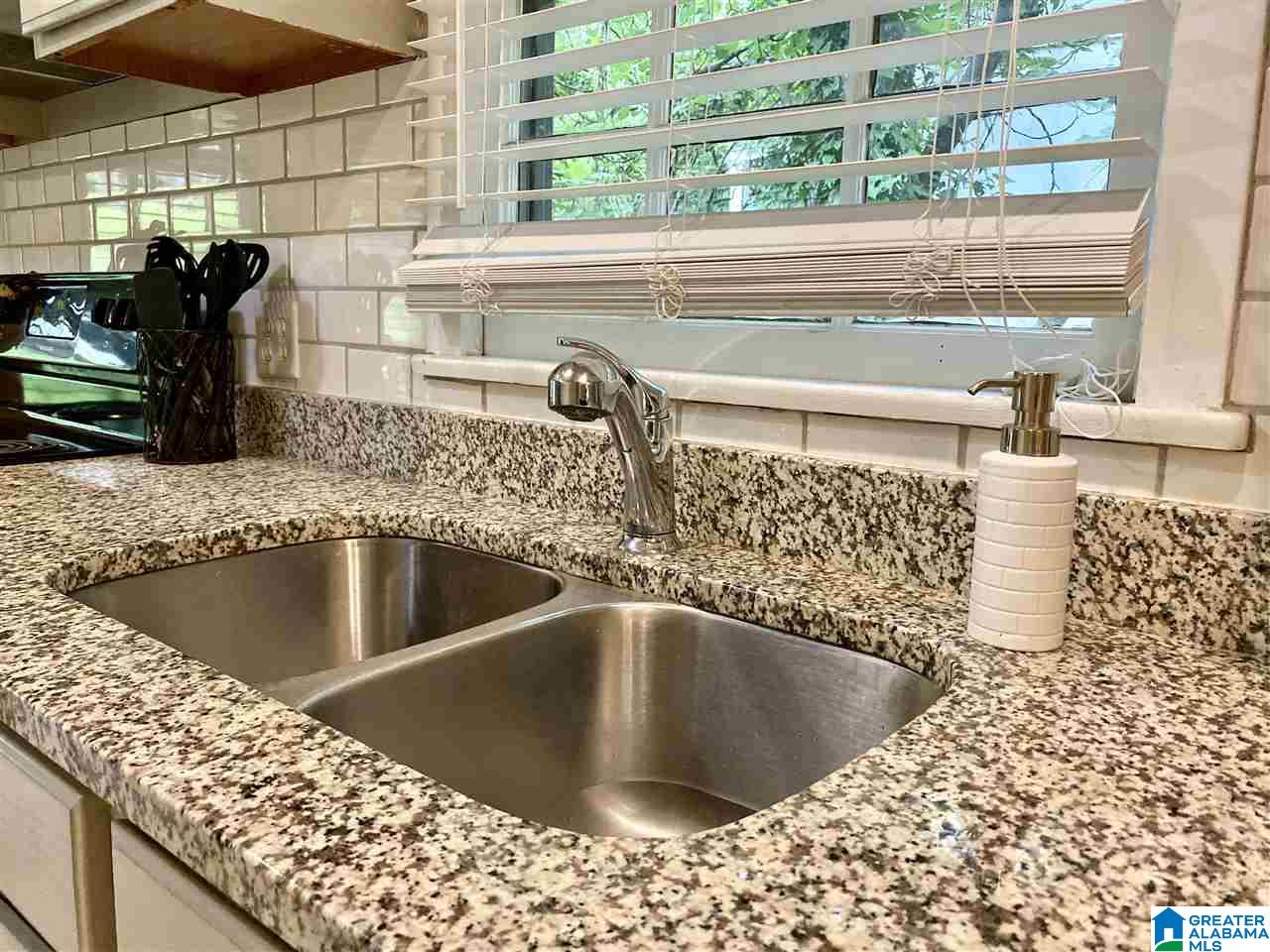 907 Columbiana Road Birmingham, AL 35209 - Photo 12 of 34