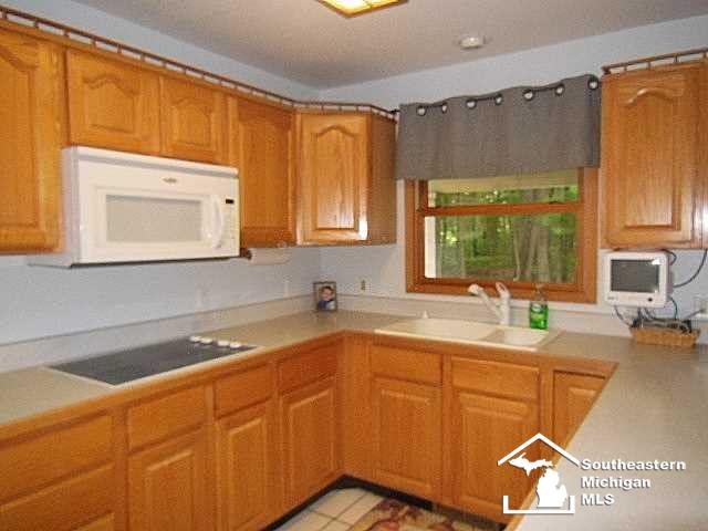 4300 West Erie Road Temperance, MI 48182 - Photo 16 of 25 20441114-15.JPG