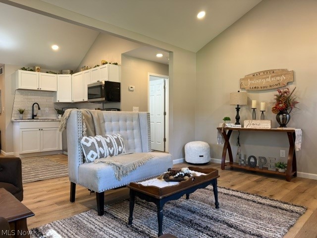 38849 Adkins Road Willoughby, OH 44094 - Photo 5 of 27 Great Room