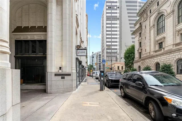 a view of living room with washer and dryer