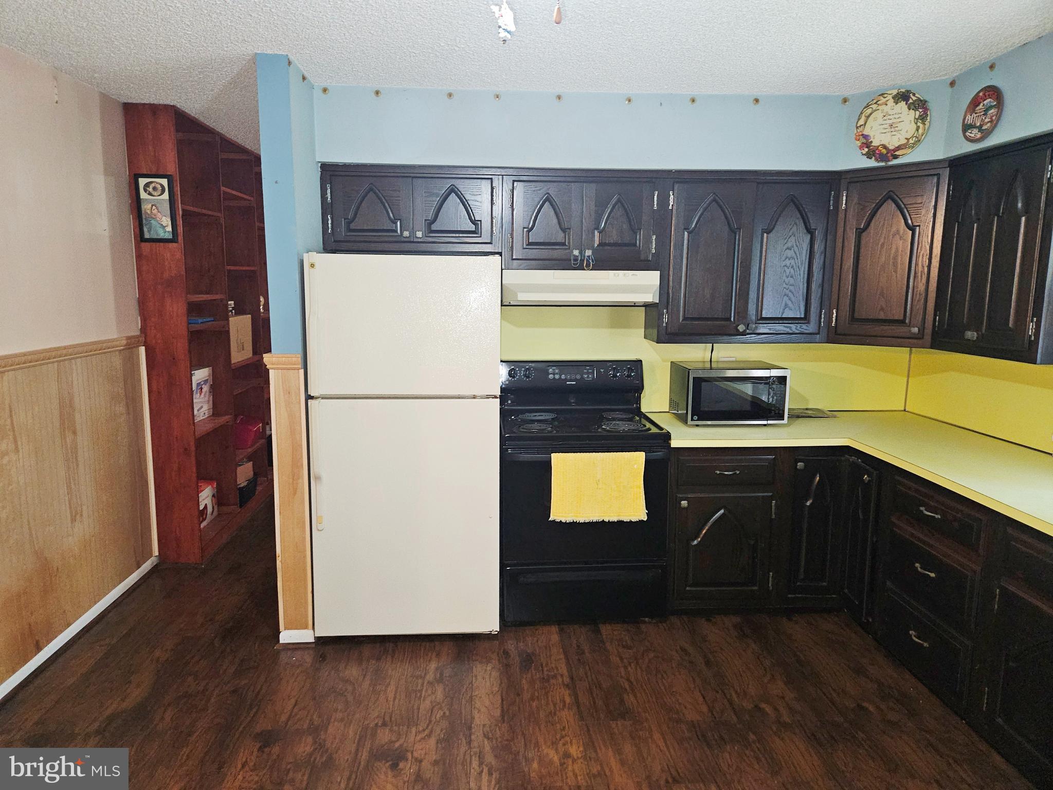 117 Maple Avenue Waterford Works, NJ 08089 - Photo 17 of 67 a kitchen with a refrigerator and a sink