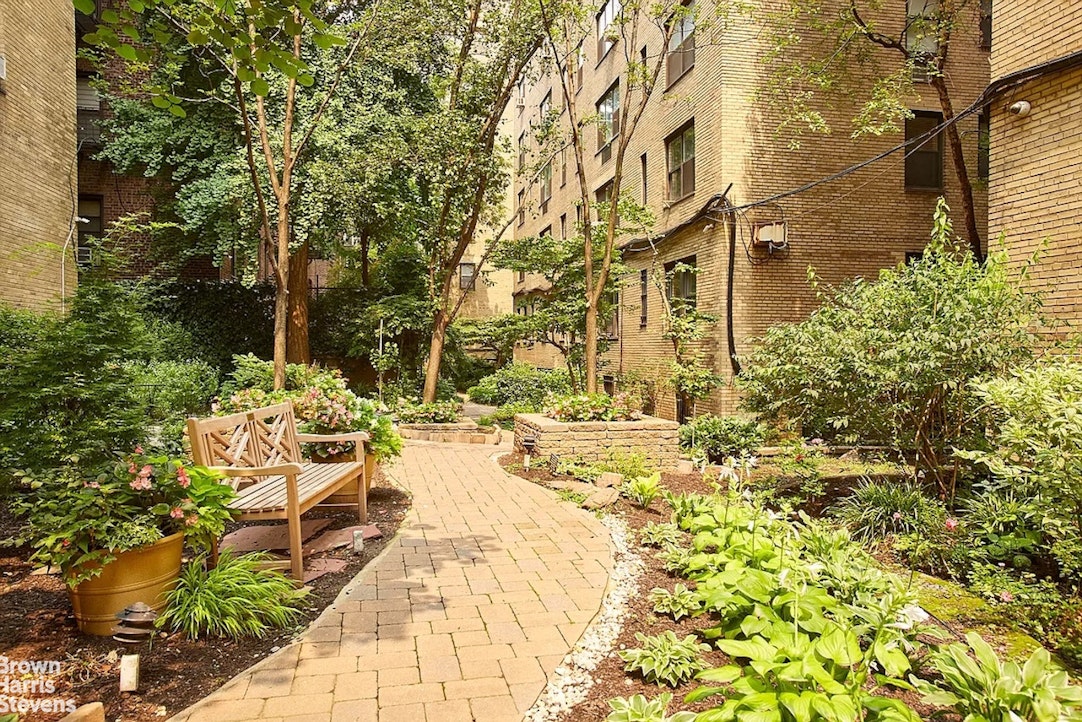 434 East 52nd Street, Unit 6D Manhattan, NY 10022 - Photo 7 of 9