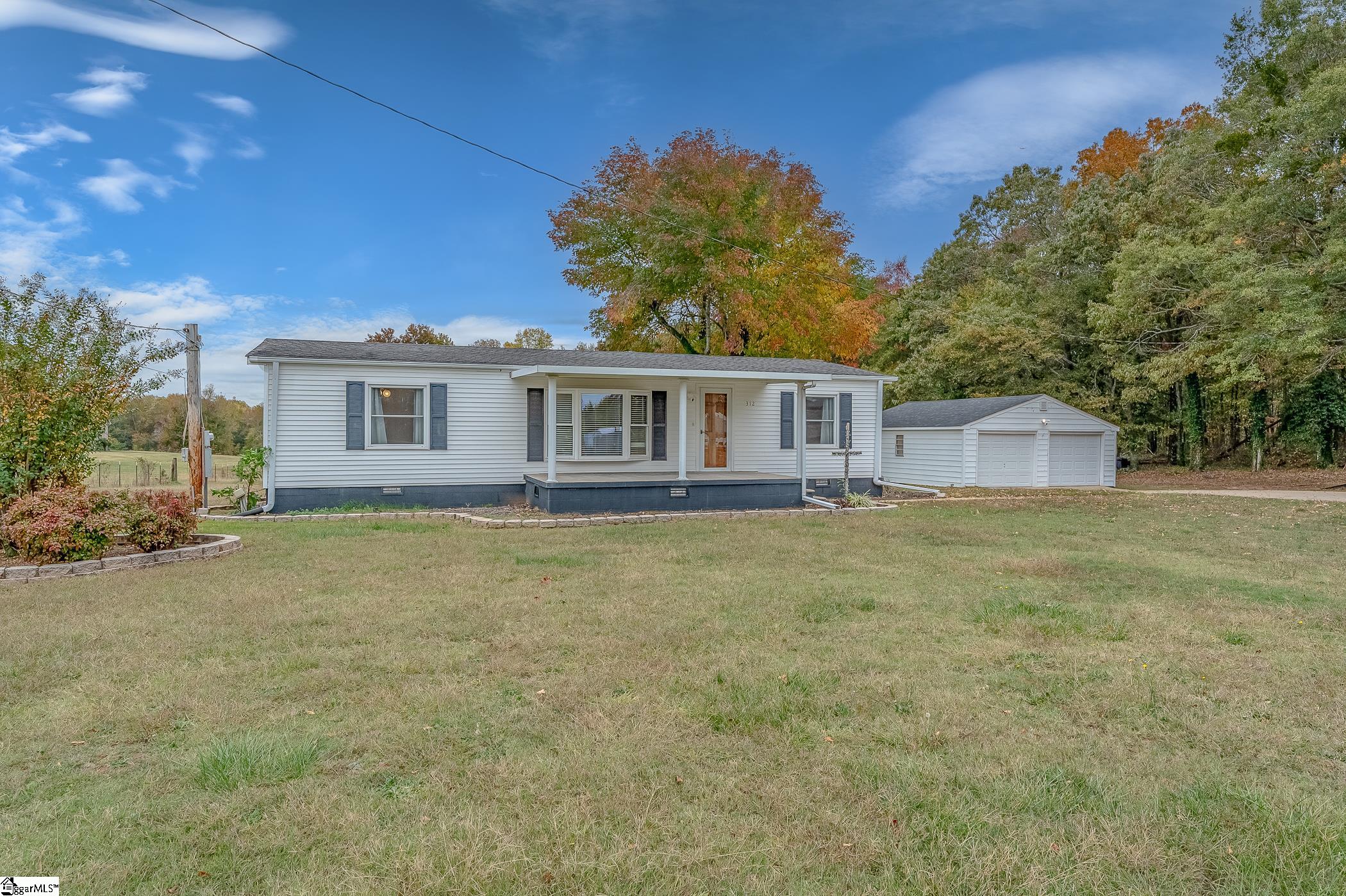 312 Willingham Road Williamston, SC 29697 - Photo 2 of 33