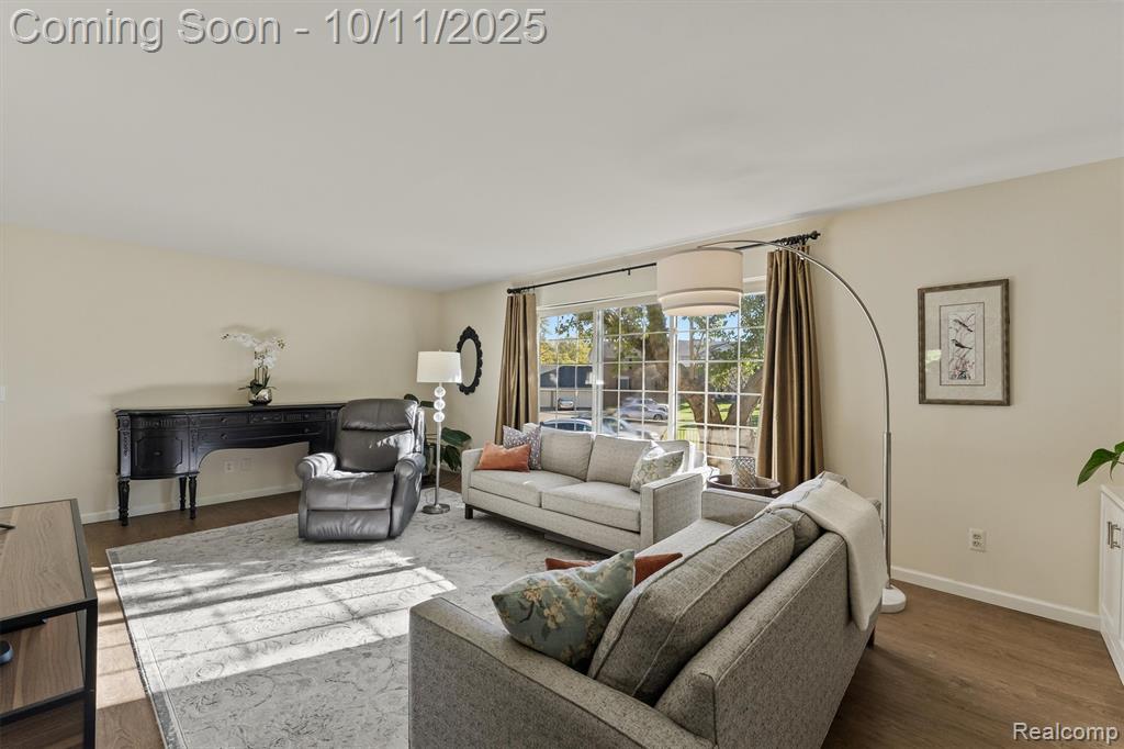29660 Middlebelt Road, Unit 1102 Farmington Hills, MI 48334 - Photo 4 of 23 Gallery Image 4