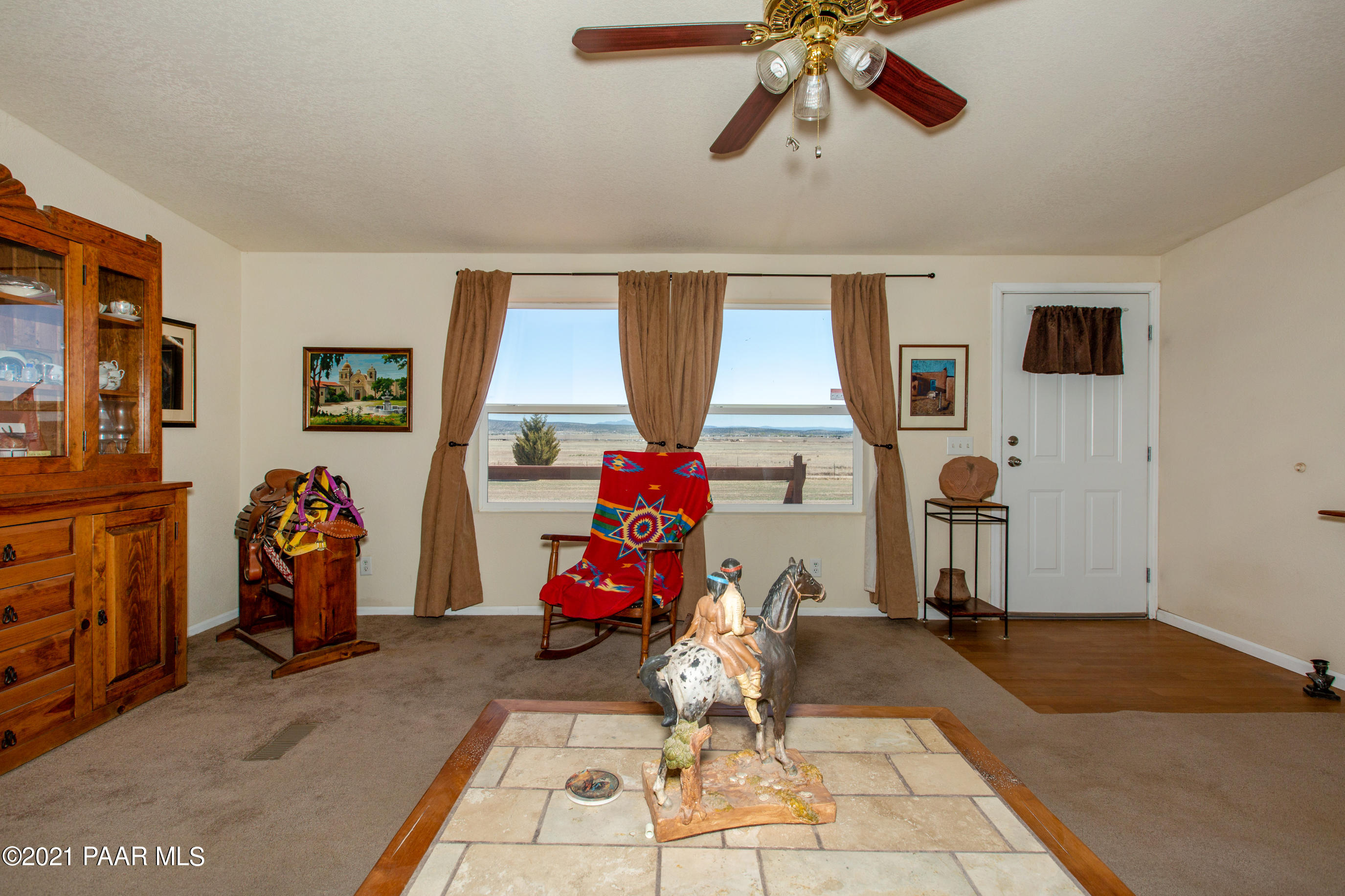 1375 West Curtis Ranch Road Paulden, AZ 86334 - Photo 8 of 59 living room