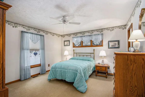 $549,900 | 9131 North 42nd Street, Hickory Corners, MI 49060