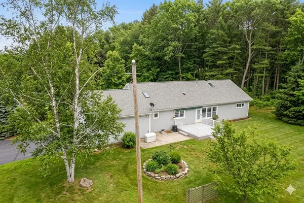 $549,900 | 9131 North 42nd Street, Hickory Corners, MI 49060