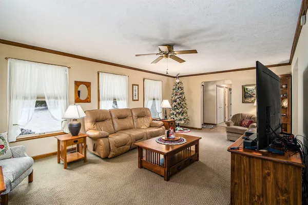 $549,900 | 9131 North 42nd Street, Hickory Corners, MI 49060