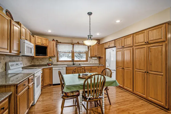 $549,900 | 9131 North 42nd Street, Hickory Corners, MI 49060