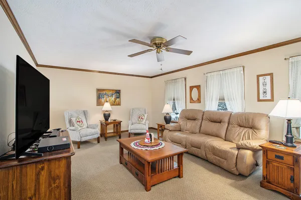 $549,900 | 9131 North 42nd Street, Hickory Corners, MI 49060