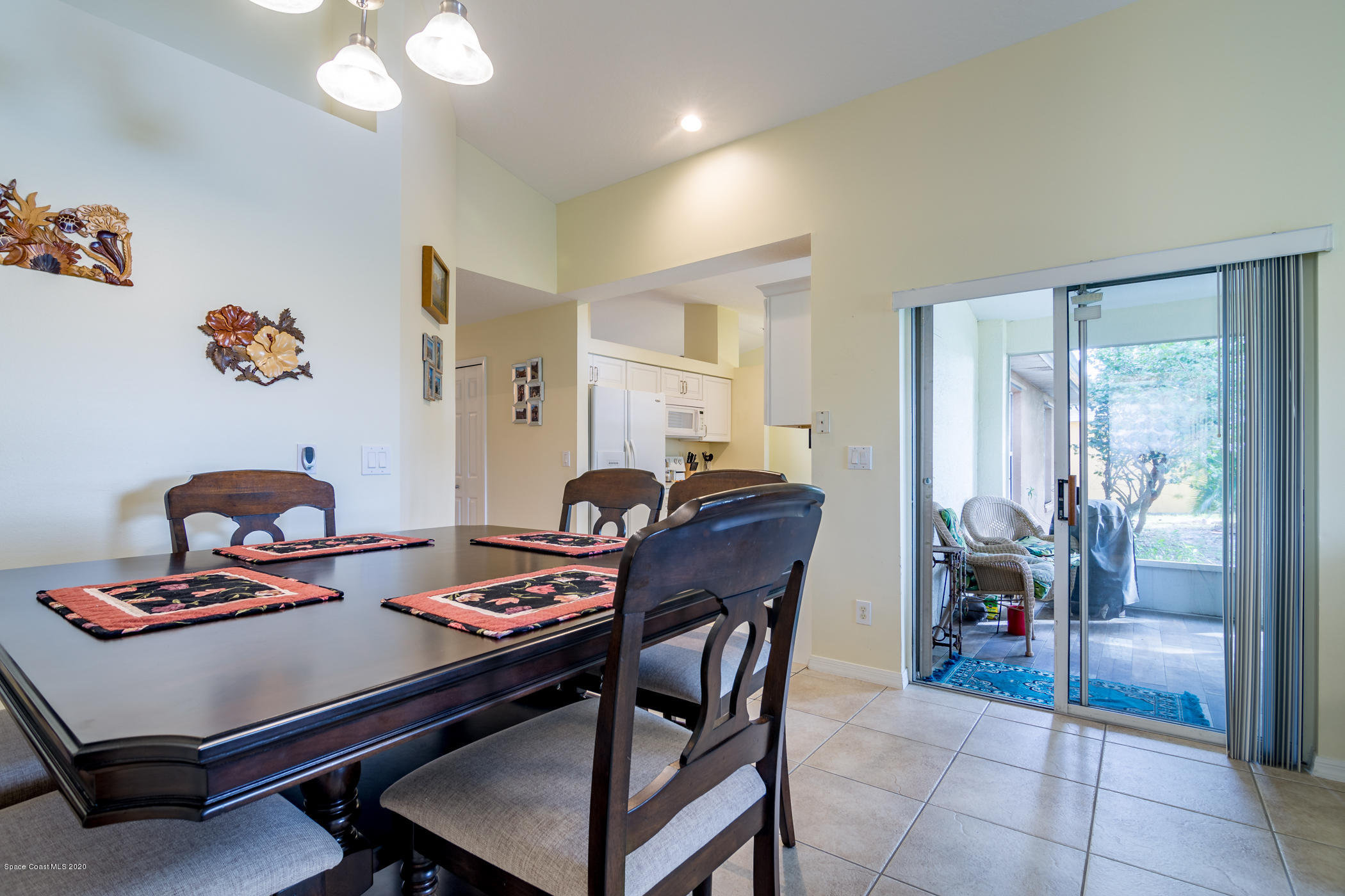 Eat-In Kitchen Area