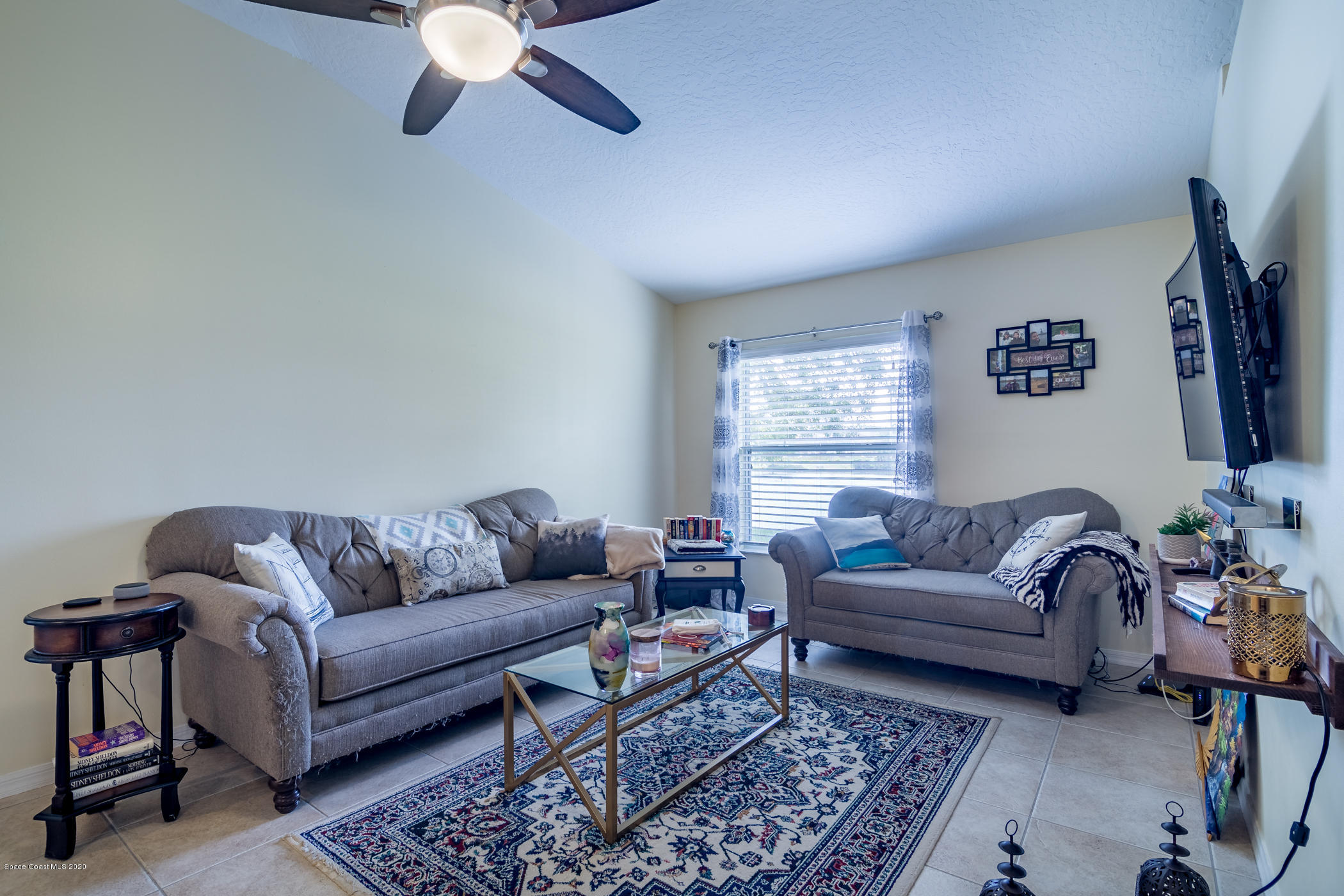 217 Oak Lake Road Melbourne, FL 32901 - Photo 8 of 23 Family Room