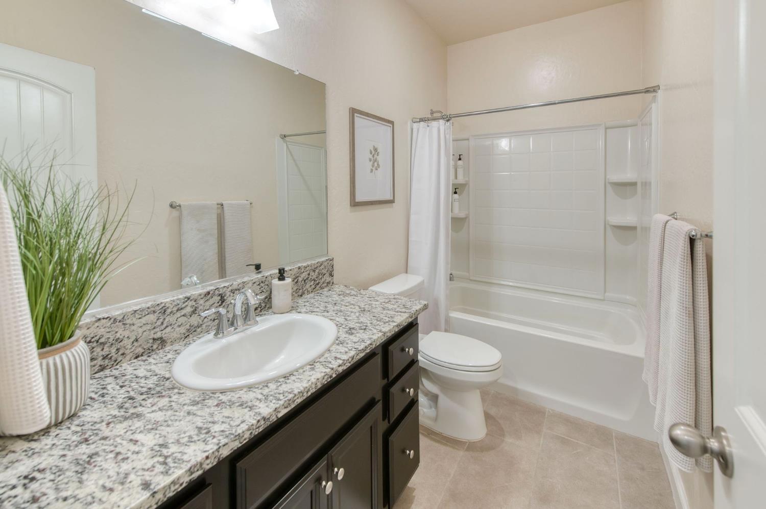 616 Expedition Way Madera, CA 93636 - Photo 10 of 66