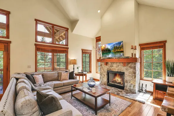 $1,350,000 | 76 Clearwater Court, Donnelly, ID 83615