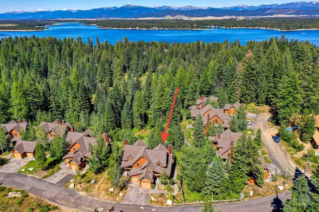 $1,350,000 | 76 Clearwater Court, Donnelly, ID 83615