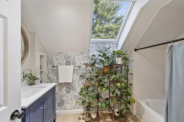 $445,000 | 8 Bacon Street, Oxford, MA 01540