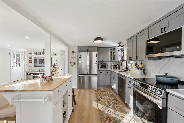 $445,000 | 8 Bacon Street, Oxford, MA 01540