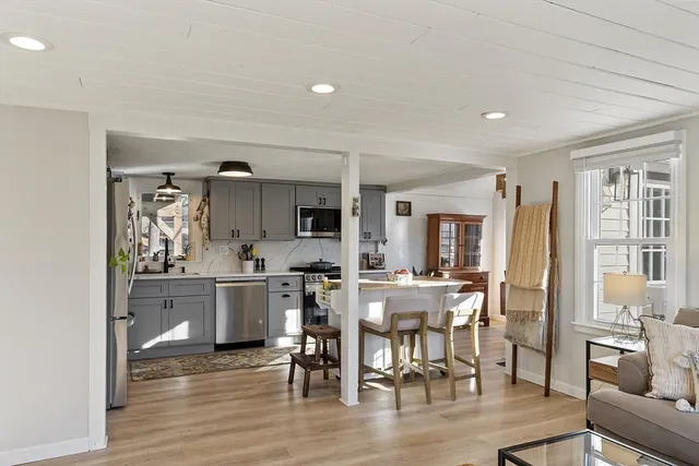 $445,000 | 8 Bacon Street, Oxford, MA 01540