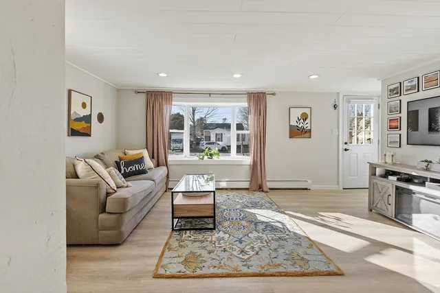 $445,000 | 8 Bacon Street, Oxford, MA 01540