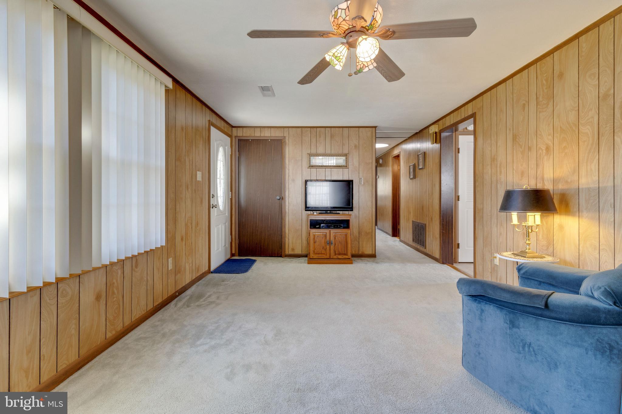 1631 Arundel Road Edgewater, MD 21037 - Photo 11 of 46 Living Area