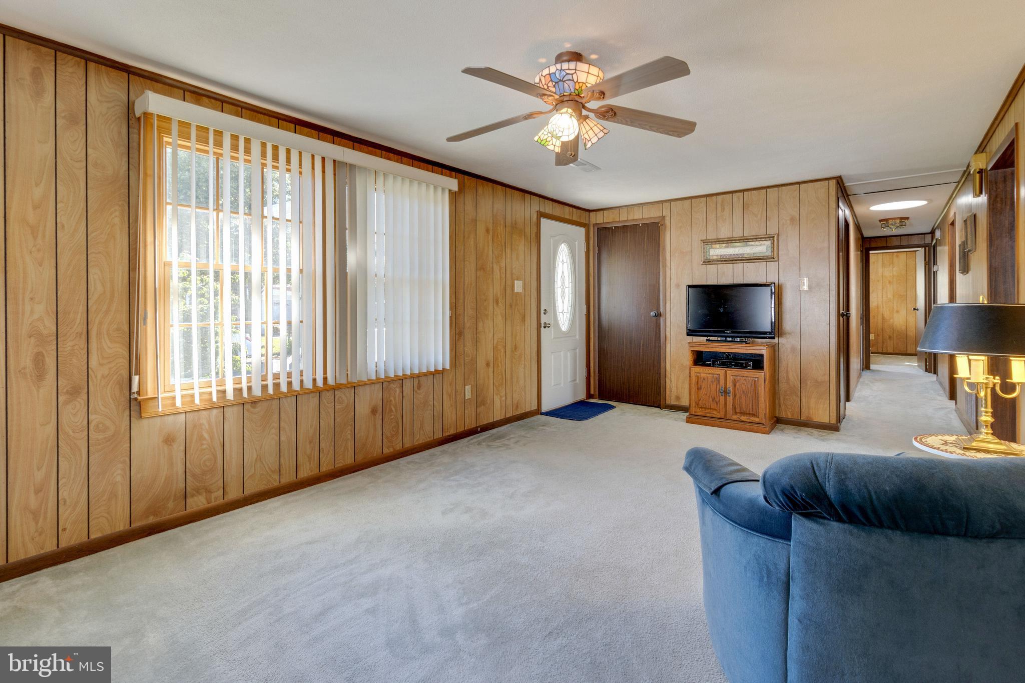 1631 Arundel Road Edgewater, MD 21037 - Photo 12 of 46 Living Area