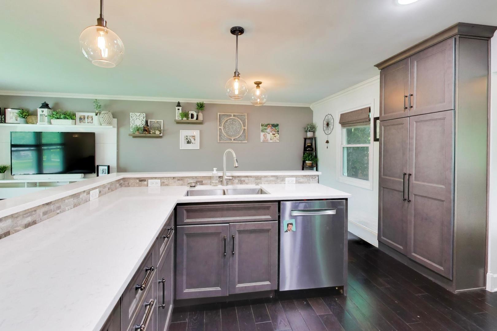 2167 Midhurst Road Downers Grove, IL 60516 - Photo 13 of 50 Gallery Image 13