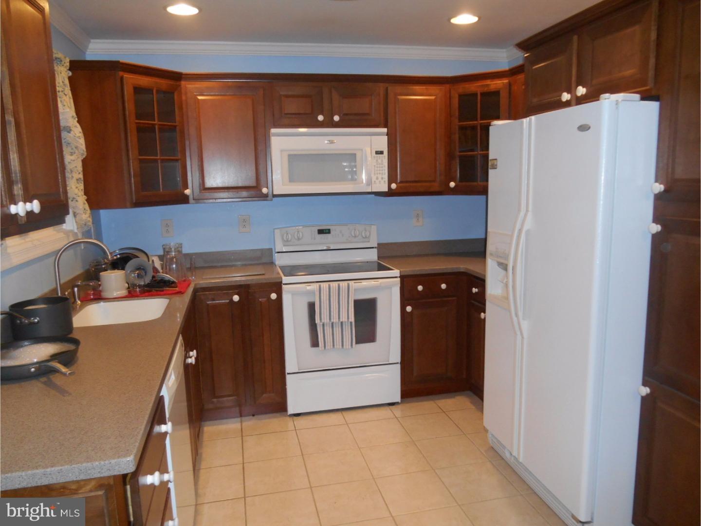 52 Handy Road Levittown, PA 19056 - Photo 7 of 11 Kitchen