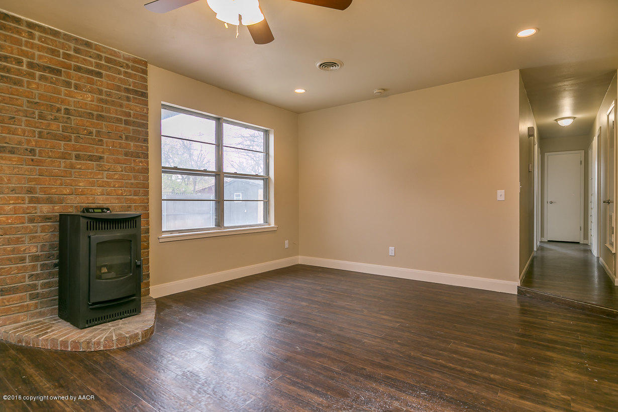 5129 Royce Drive Amarillo, TX 79110 - Photo 3 of 21 5129_Royce-11