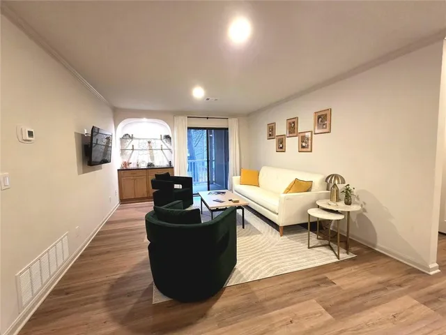 $280,000 | 301 Barrington Hills Drive, Atlanta, GA 30350