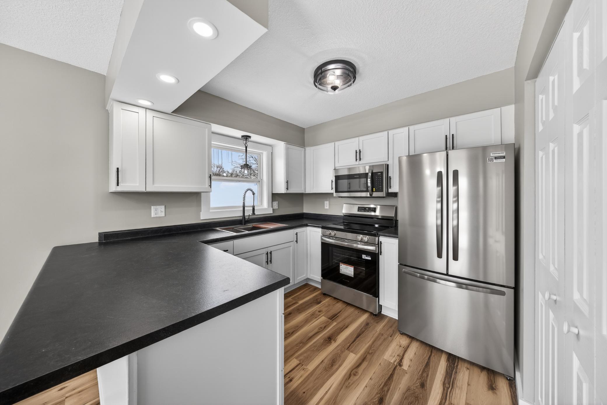 4356 Cimarron Court Northwest Rochester, MN 55901 - Photo 14 of 39