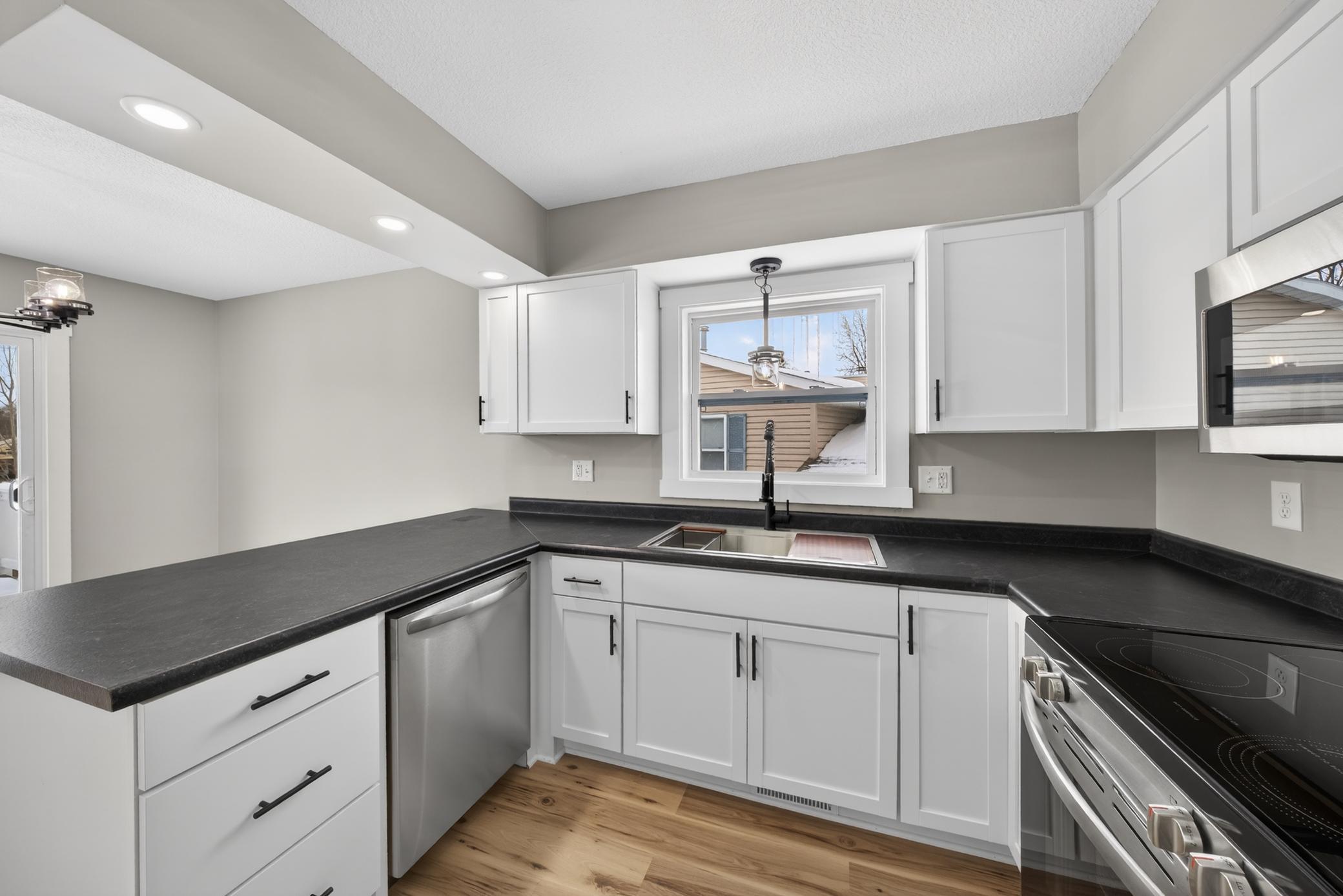 4356 Cimarron Court Northwest Rochester, MN 55901 - Photo 15 of 39