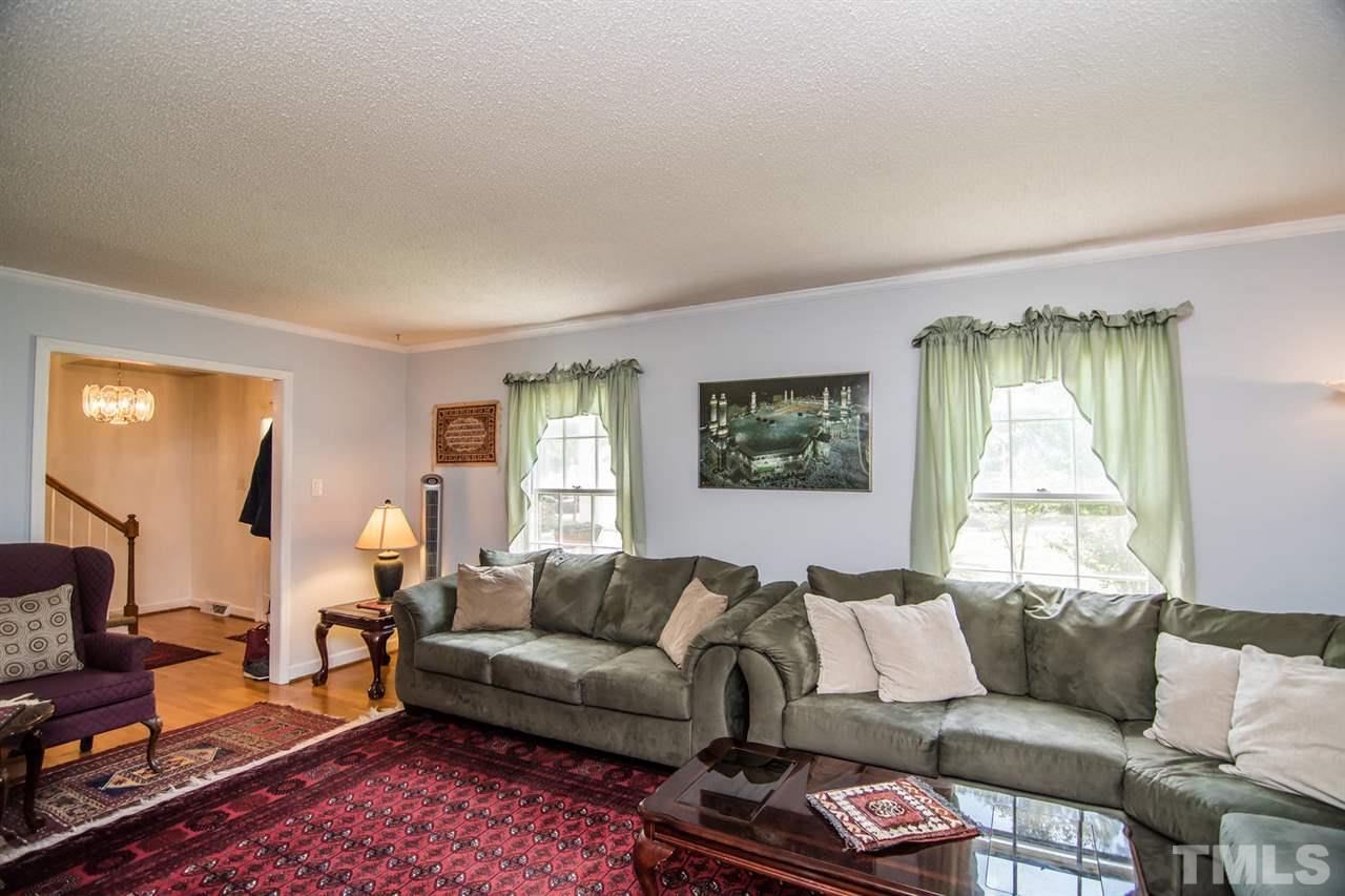 2001 Eagleton Circle Raleigh, NC 27609 - Photo 5 of 30