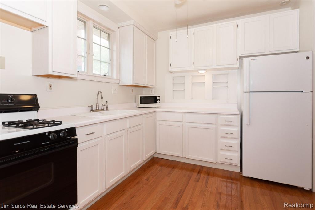 974 Nottingham Road Grosse Pointe Park, MI 48230 - Photo 13 of 18