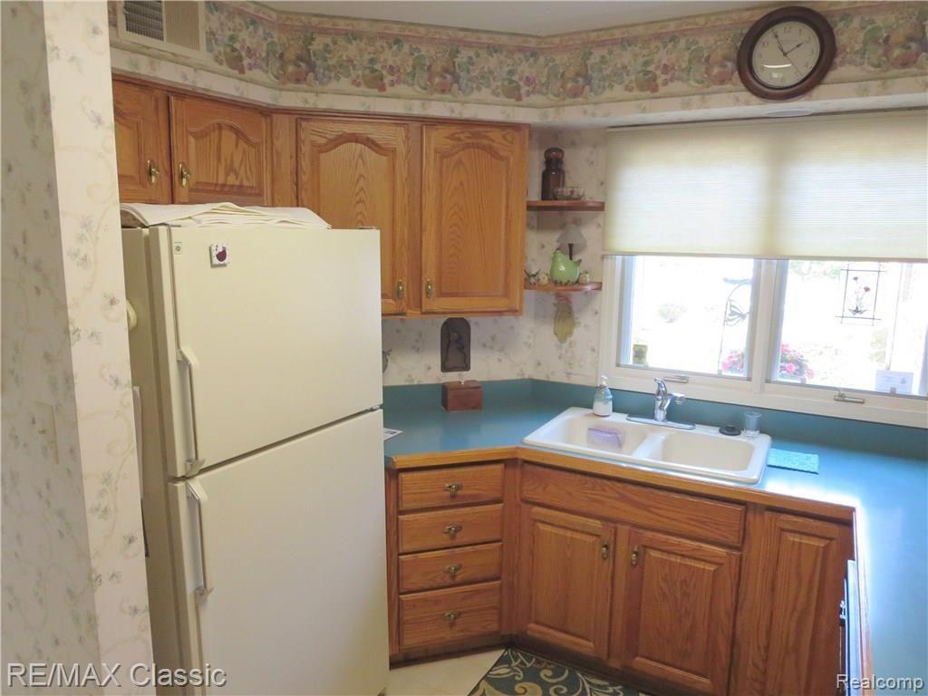 3092 Rivers Edge Drive Wayne, MI 48184 - Photo 17 of 40 IMG_2493.JPG
